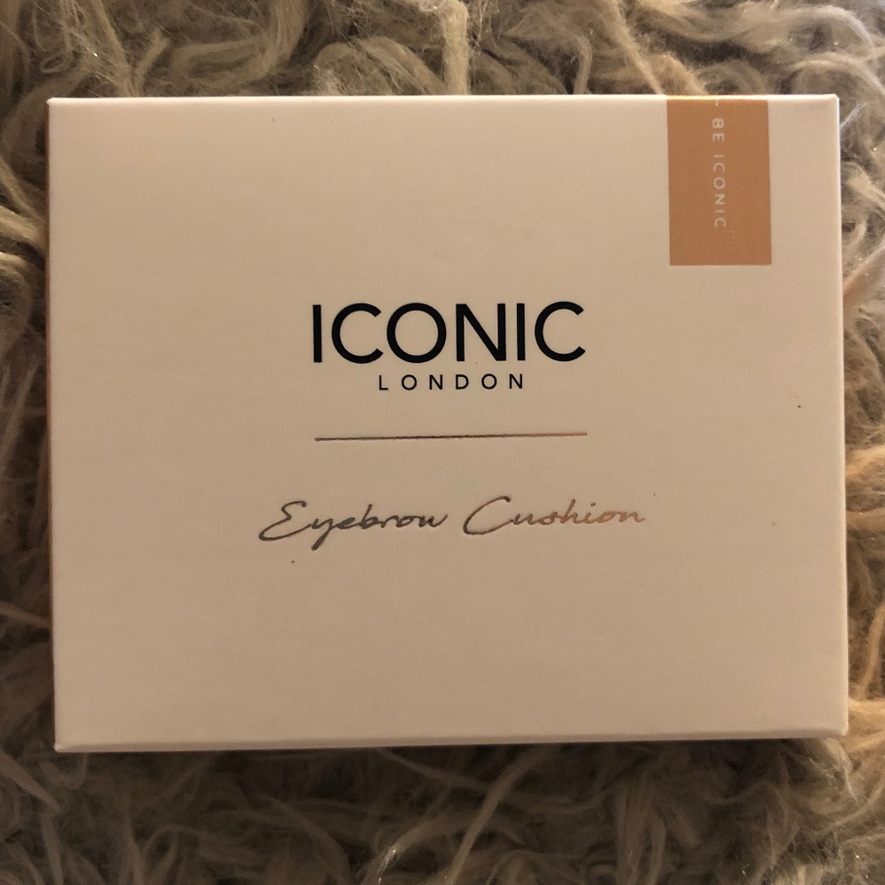 Iconic London Eyebrow Cushion - Medium
